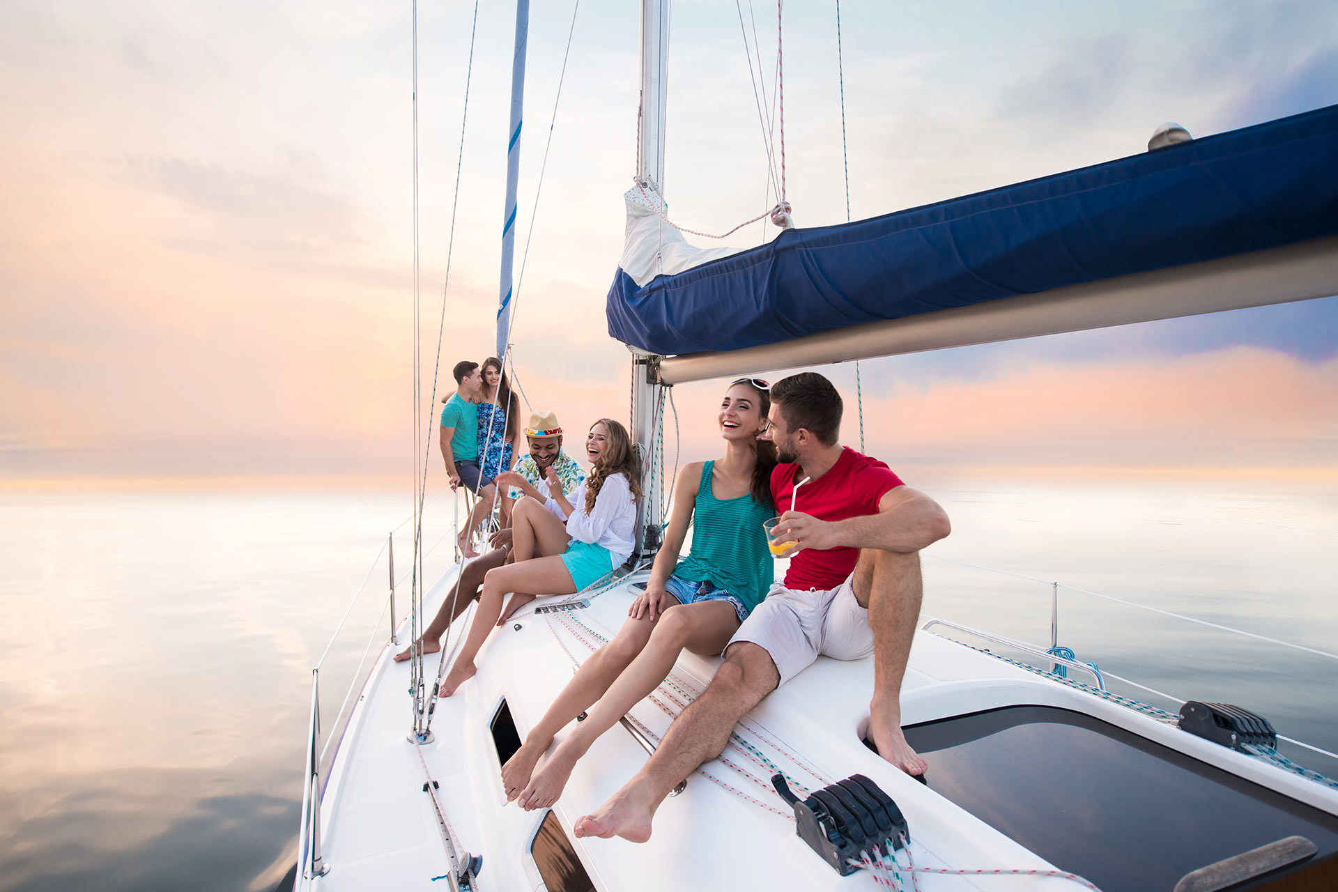 young-people-sitting-on-yacht-barcopolo-a-propos